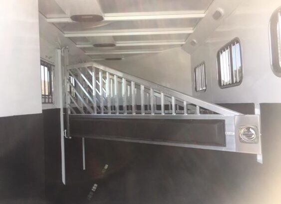 2021 Trails West CLASSIC (Warm Blood) 3 Horse Trailer