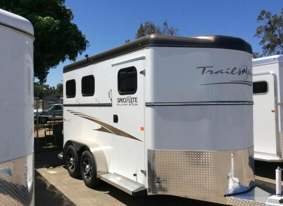 2021 Trails West Manufacturing Classic 2 Horse Trailer