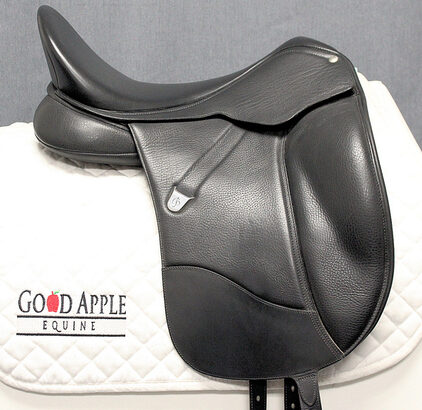 Bates’ Isabell Dressage Saddle & Accessories, 18ins / Adjustable Gullet – 5476-1